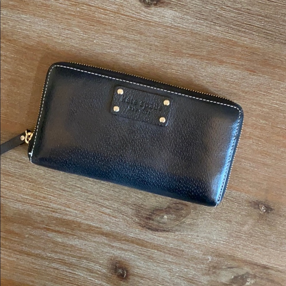 Kate Spade ♠️ Large Leather Wallet - Picture 1 of 3